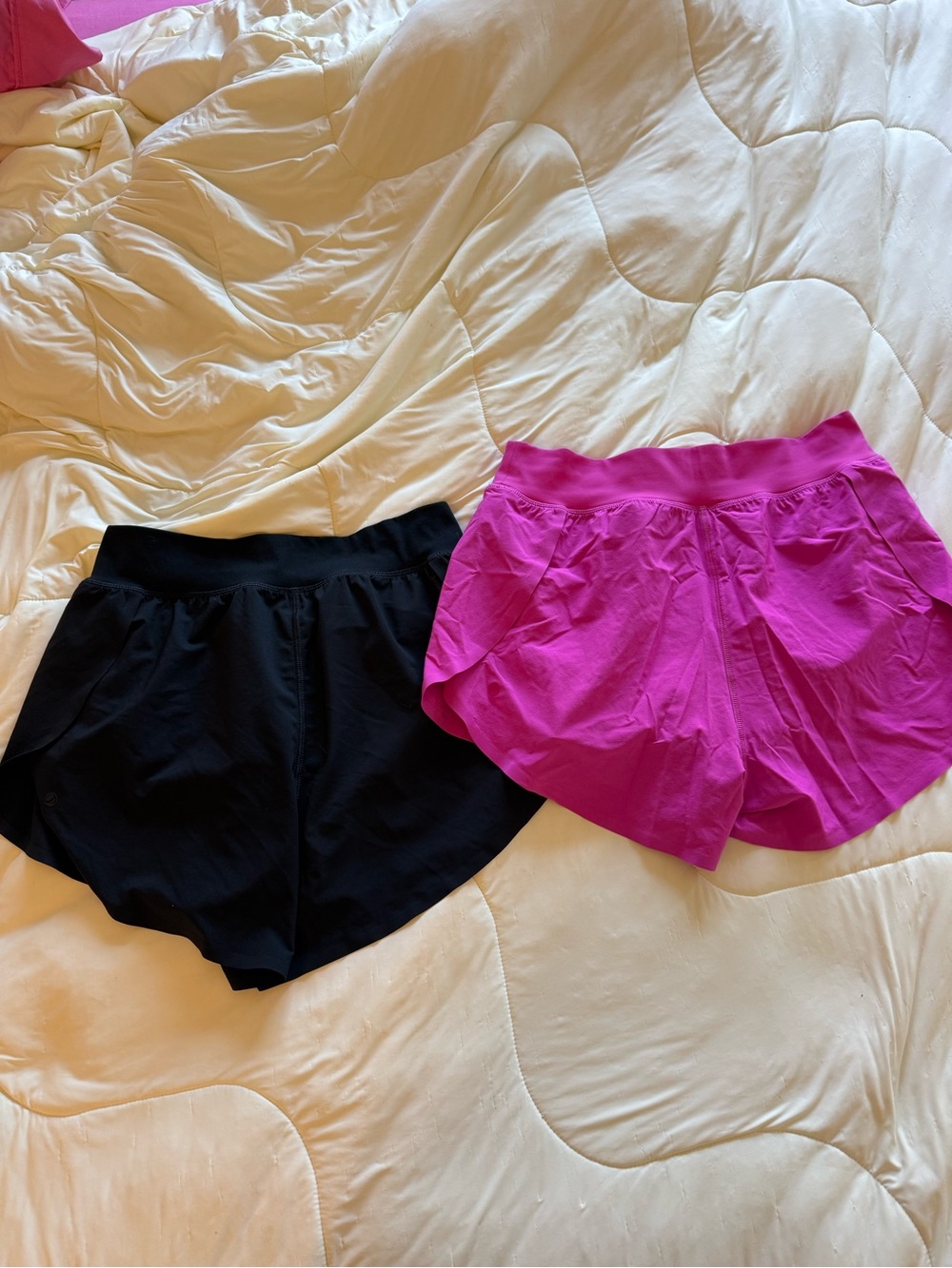 CRZ YOGA Women's Athletic Shorts - Black & Hot Pink
